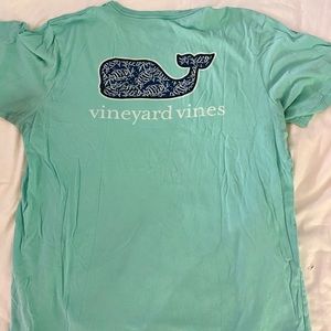 Men’s L vineyard vines T-shirt